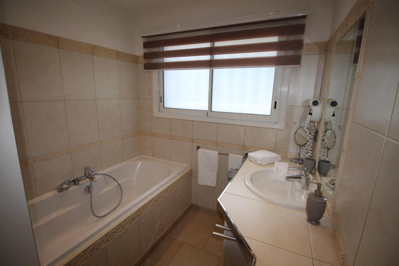 Villa Jalna Chambre, Suites Et Appartement Рокфор Ле Па Екстериор снимка